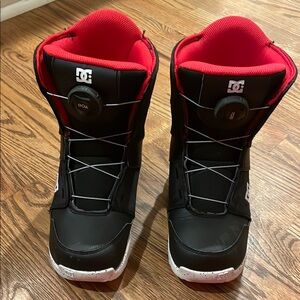 DC Black and Red Snowboard Boots with BOA System